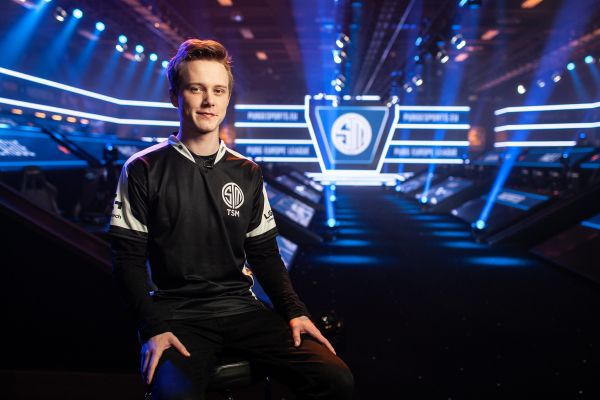 Как выглядит клайп из команды. Как выглядит клайп из команды. Скин клайпа из эдисона в майнкрафте. Клайп из эдисона в майнкрафте. Как выглядит клайп из команды.